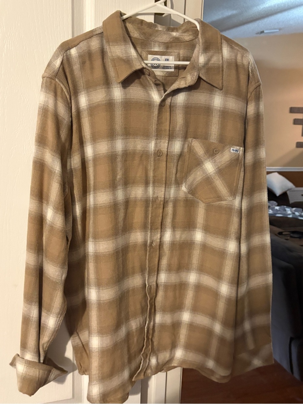 Men's Tan Plaid Hurley Button-Up Shirt - Casual Long Sleeve XXL New With Tags!
